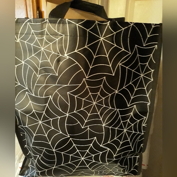 Spider Web Tote Bag NEW - Picture 5 of 6